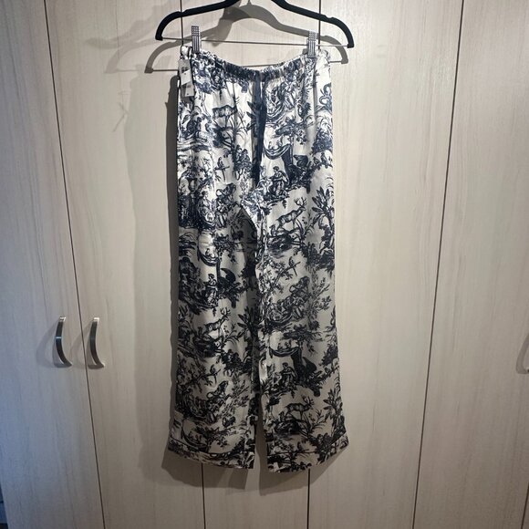 BNWT Aritzia The Group 100% Silk Pajamas XS/S Nightside - Picture 5 of 14